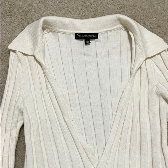 Cream Ribbed Wrap cropped Sweater - Picture 3 of 4